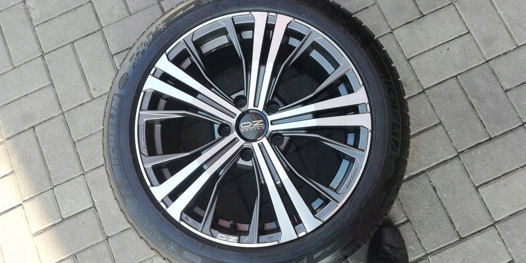 llantas oz cortina con neumaticos porsche panamera