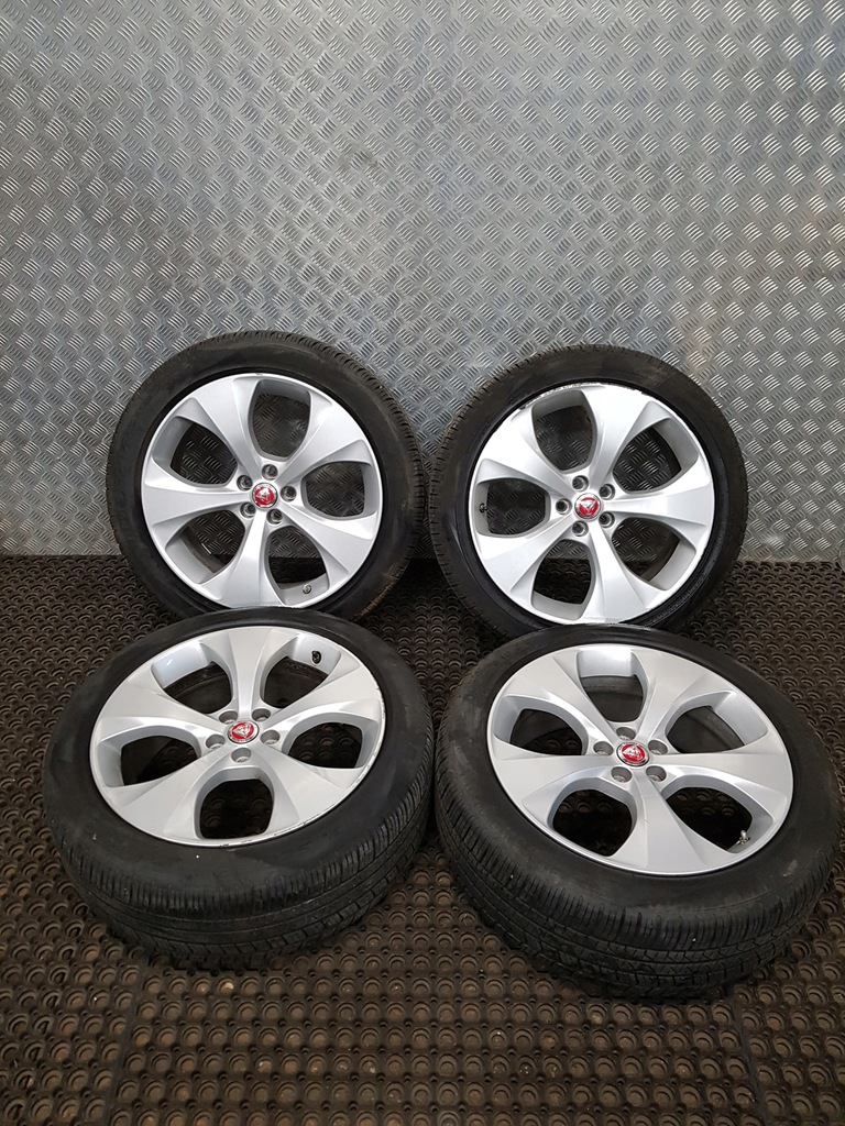 jaguar e-pace ruedas llantas neumáticos 245/45/20
