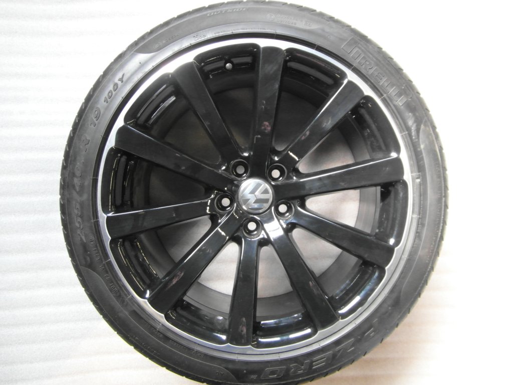 vw, tiguan 9x19 et33 255/40/19 pirelli p zero(4 unidades)