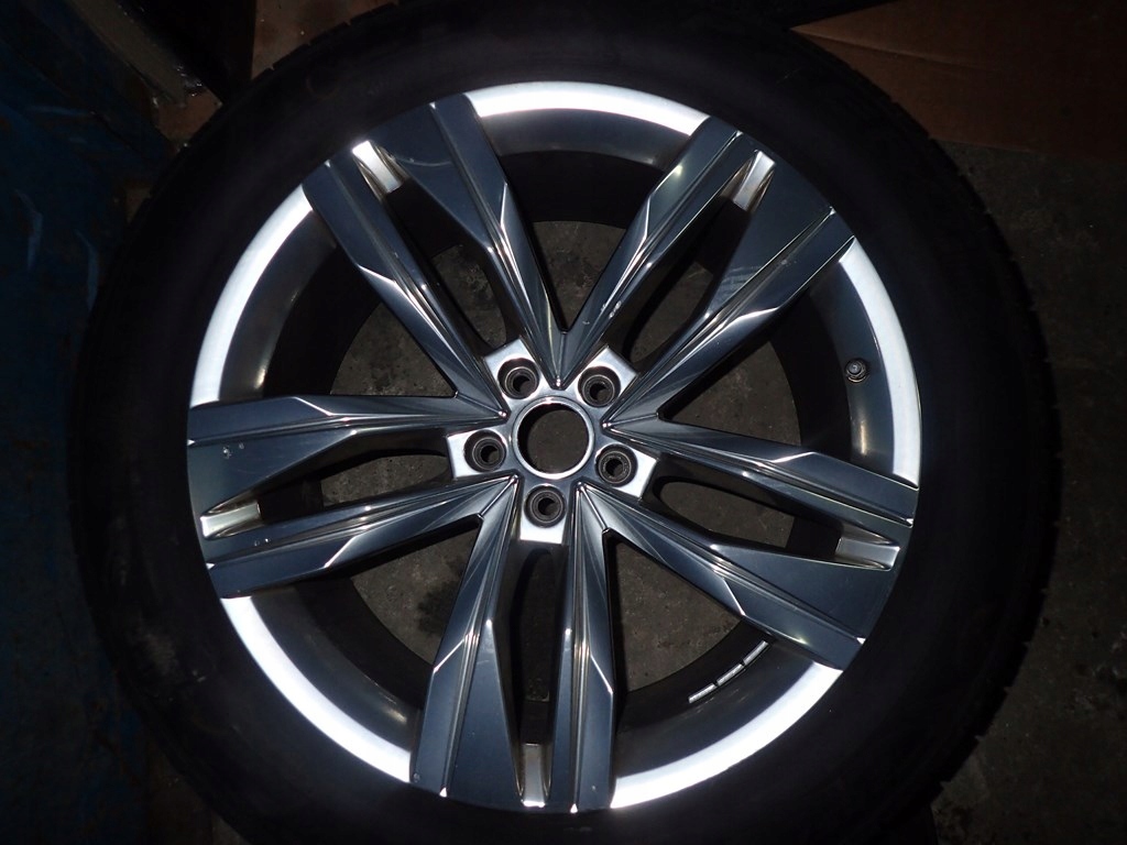 dw touareg 3 llantas de aluminio con neumaticos pirelli 285/45r20